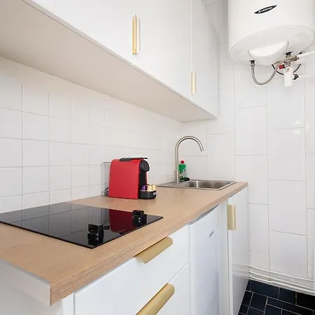 4p Paris Elegant In Montparnasse Percy