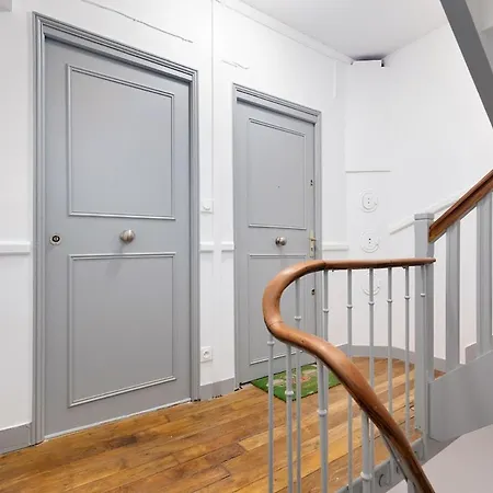 4p Paris Elegant In Montparnasse Percy Clamart